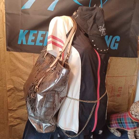 Michael kors tote - Picture 8 of 9